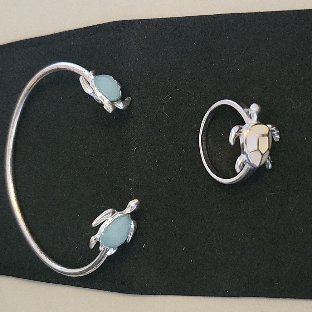 Turtle ring, Size 9 & a 2 turtle adjustable size bracelet